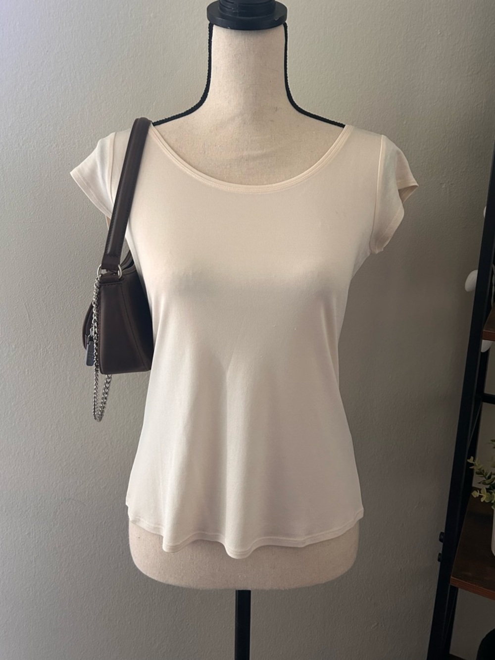 Eileen Fisher Cream 100% Silk Scoop Neck Short Sleeve Basic Everyday Tee Small
